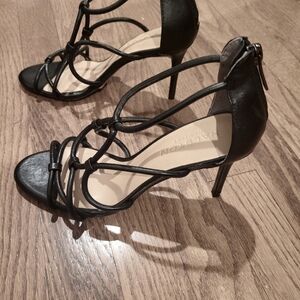 Halston Herritage strapy sandles Size 6 1/2